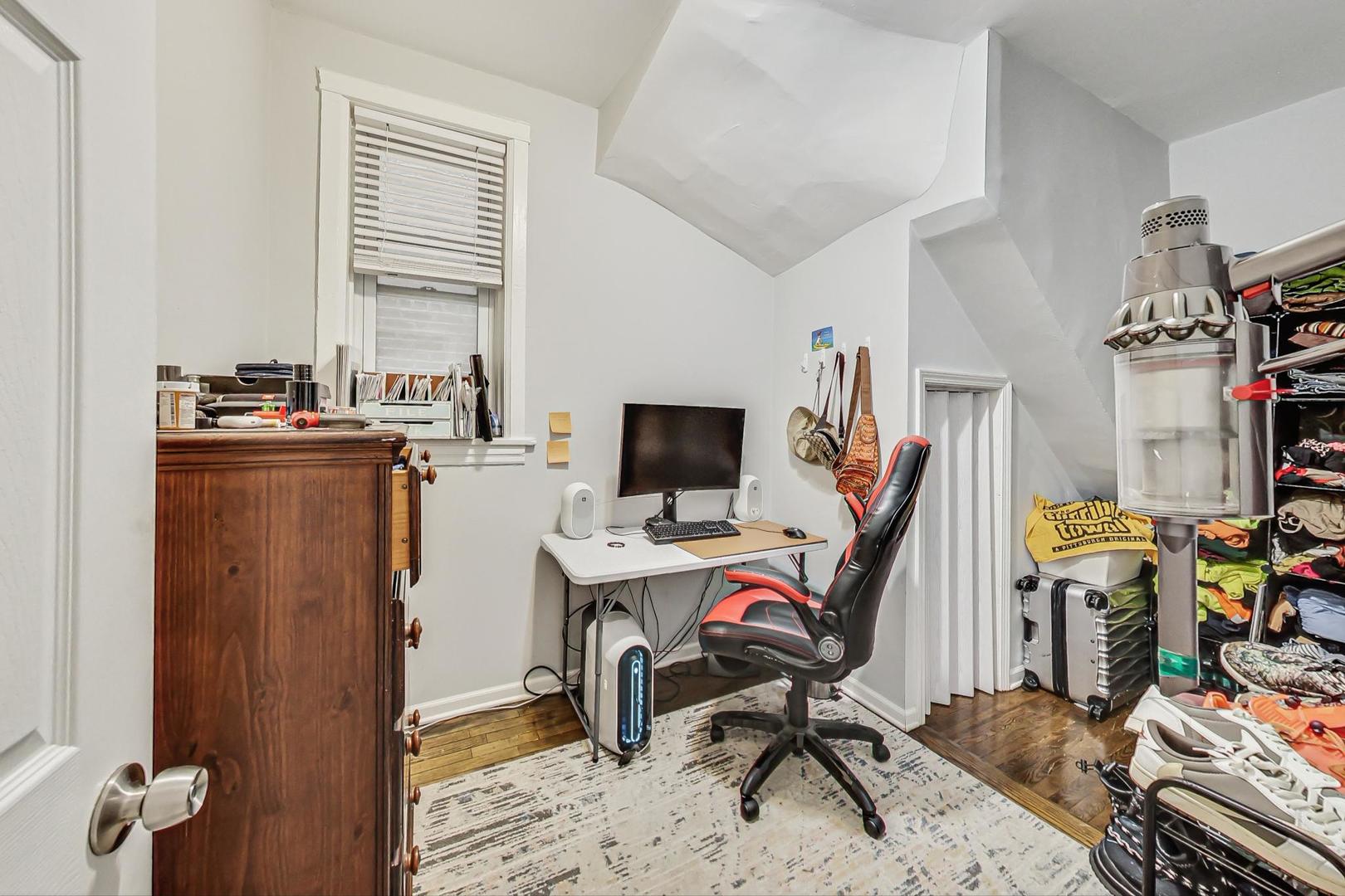 3330 W Hutchinson Street #1, Chicago, IL 60618