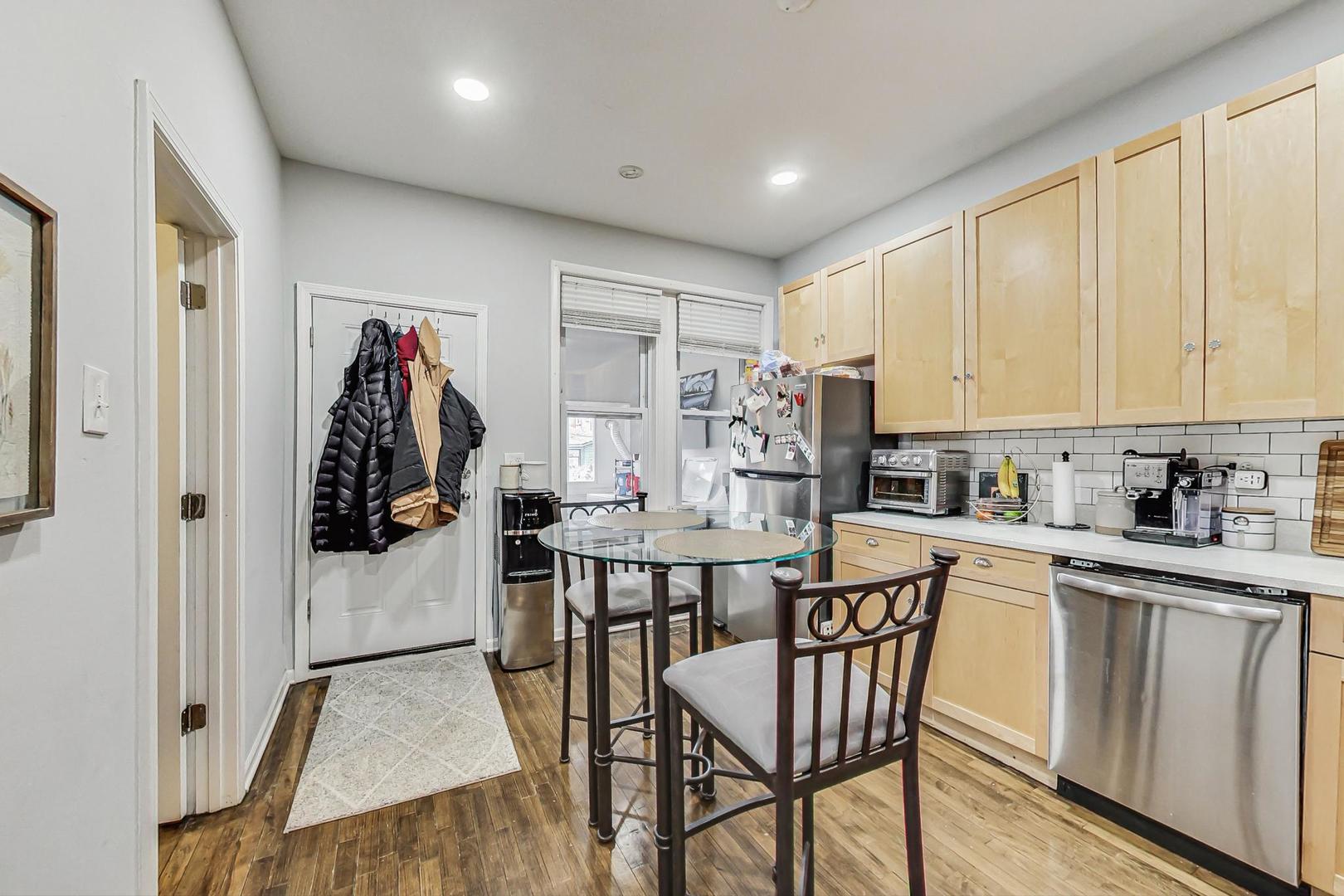 3330 W Hutchinson Street #1, Chicago, IL 60618