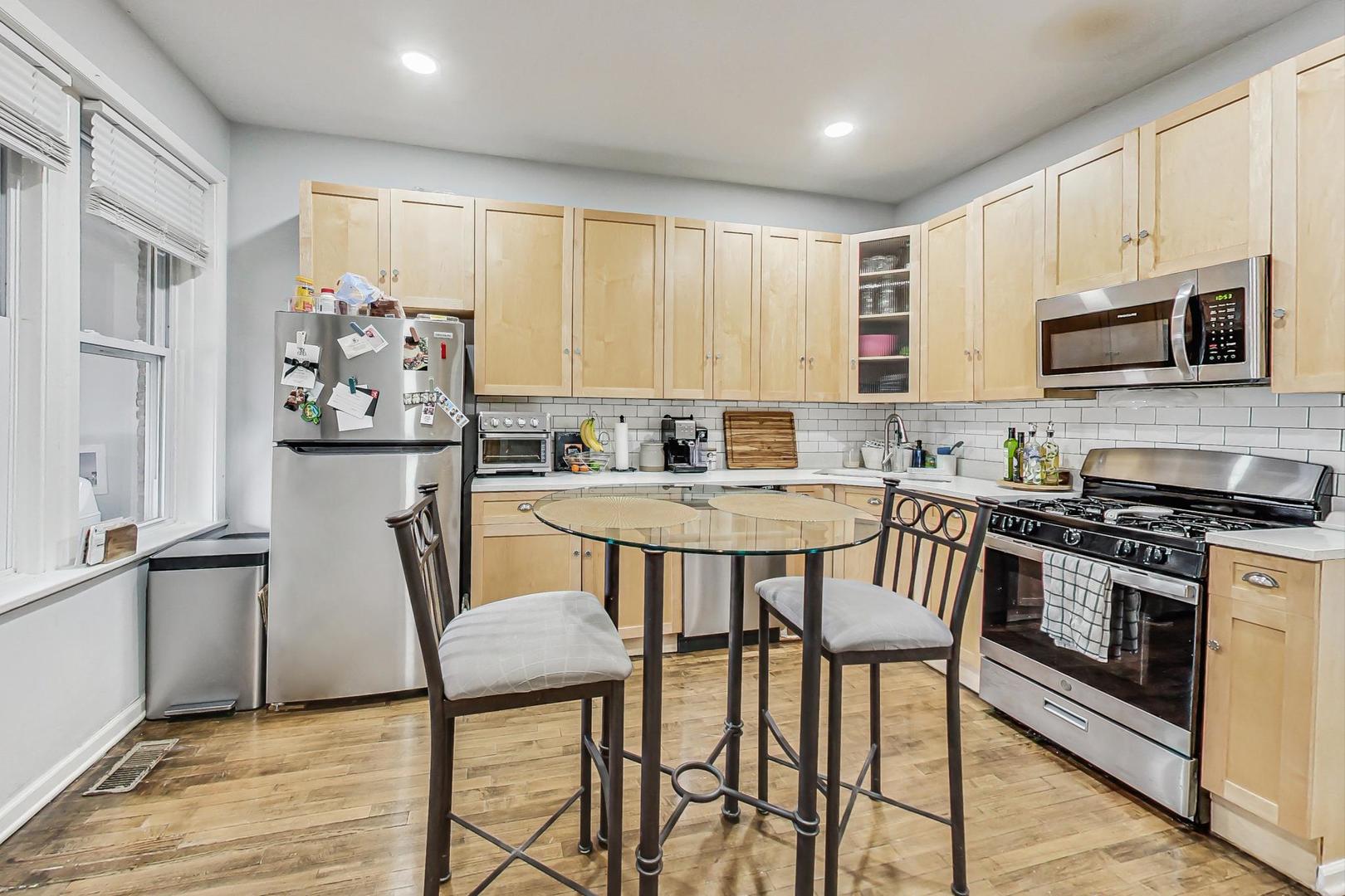 3330 W Hutchinson Street #1, Chicago, IL 60618