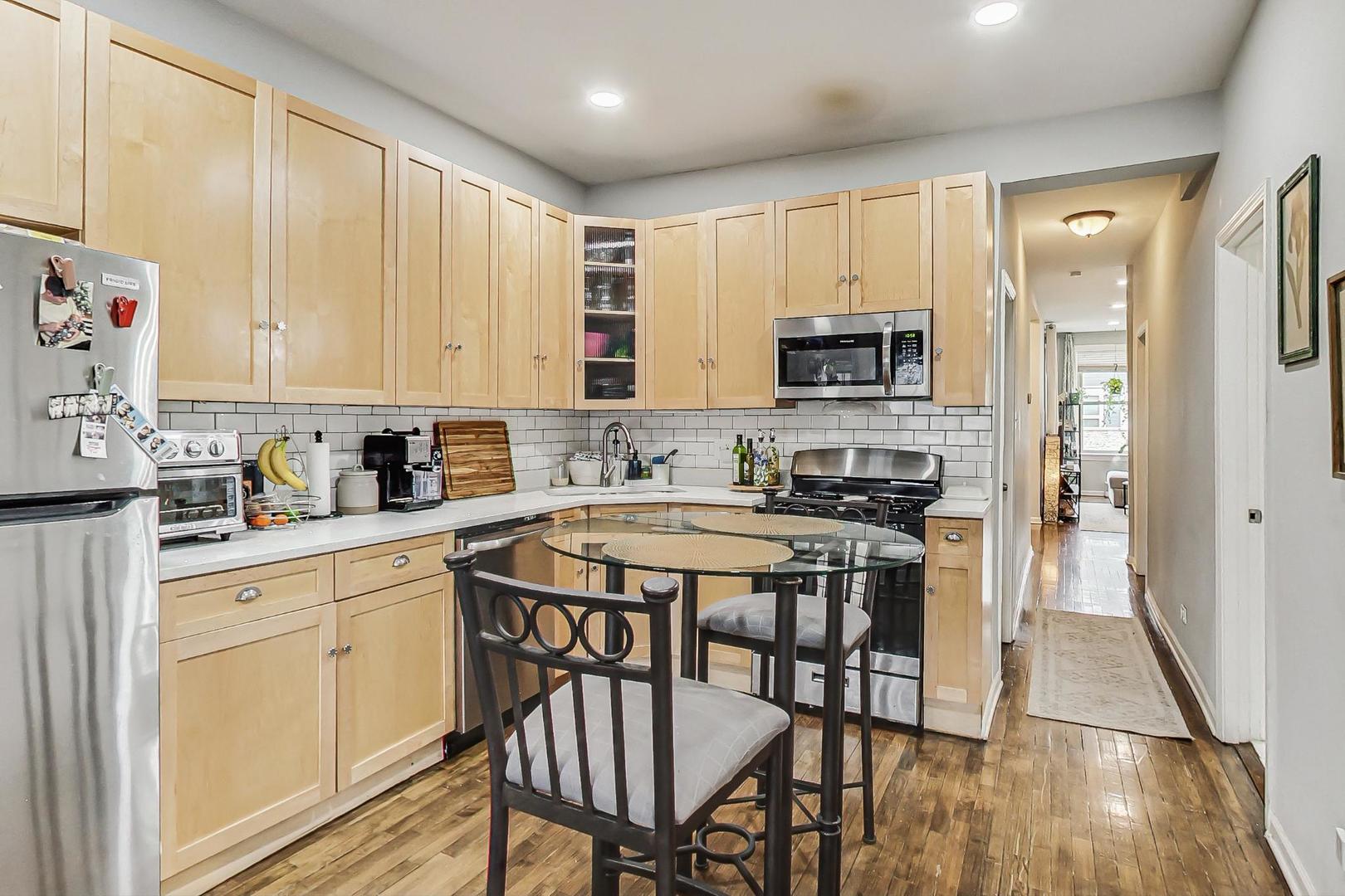 3330 W Hutchinson Street #1, Chicago, IL 60618