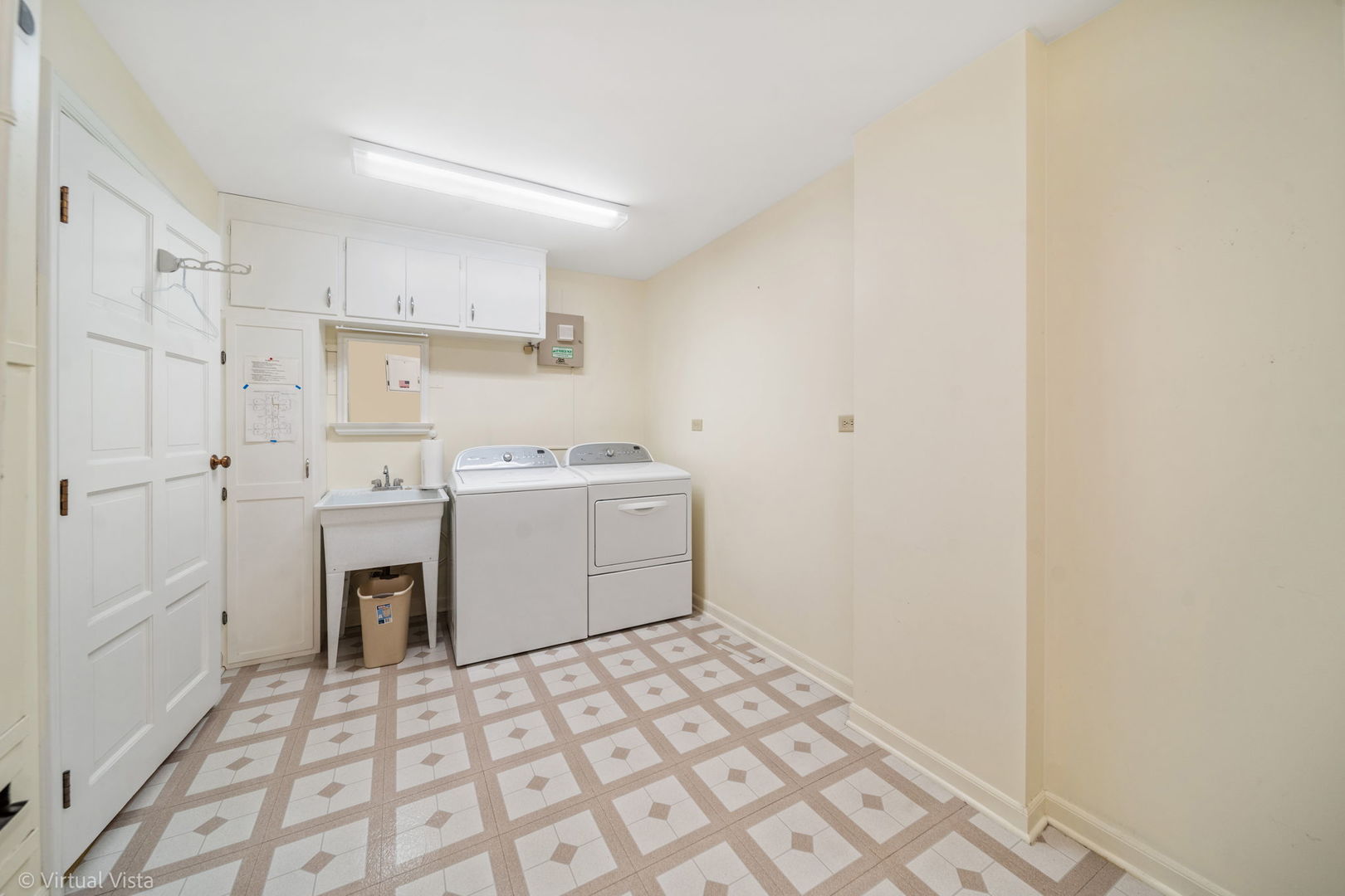 3 Oak Brook Club Drive #E305, Oak Brook, IL 60523