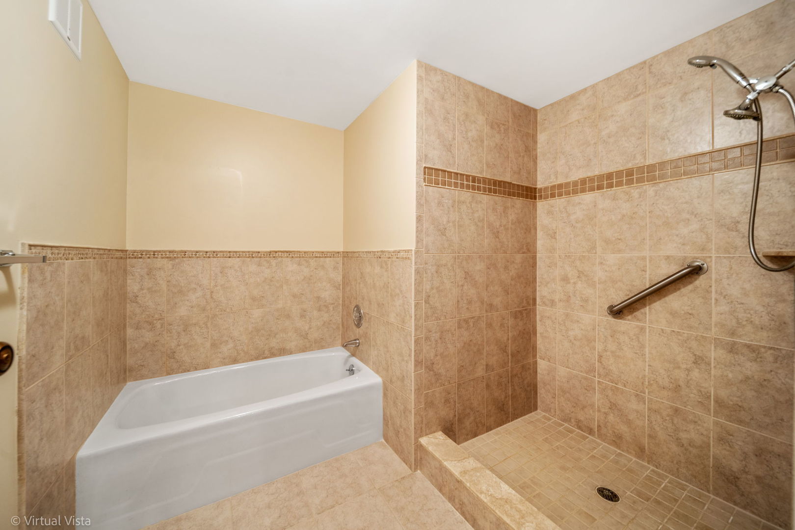 3 Oak Brook Club Drive #E305, Oak Brook, IL 60523