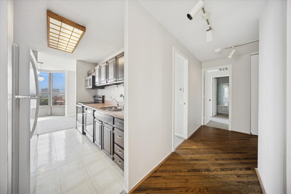 901 S PLYMOUTH Court #802, Chicago, IL 60605