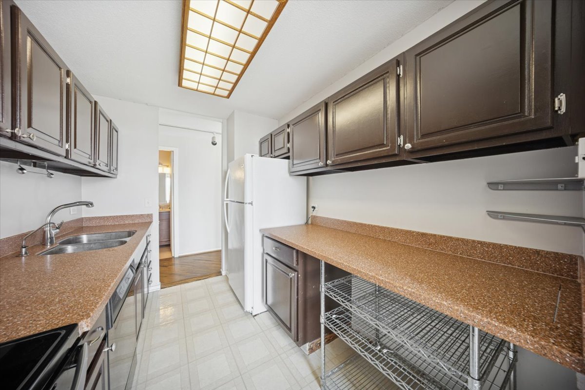 901 S PLYMOUTH Court #802, Chicago, IL 60605