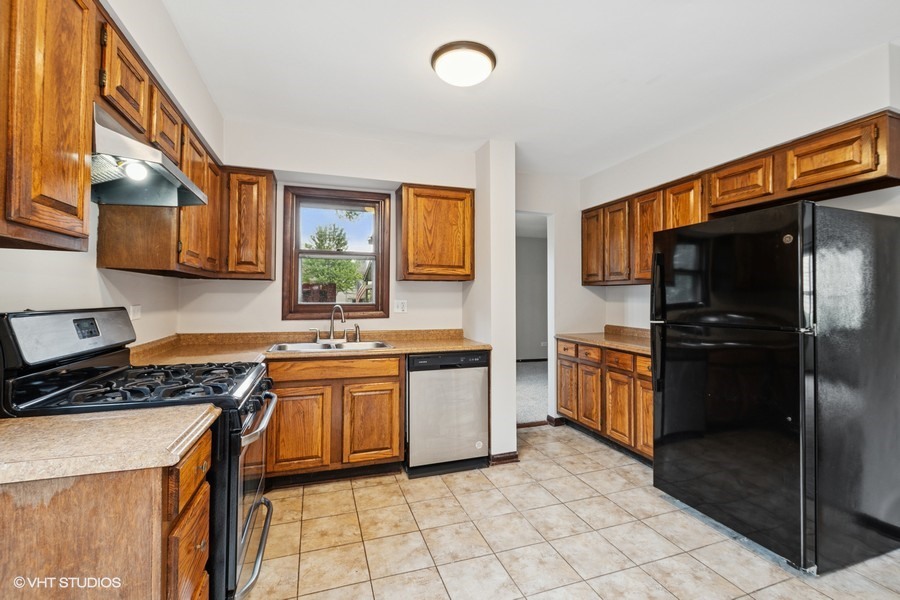 1826 Windsor Court, Downers Grove, IL 60516