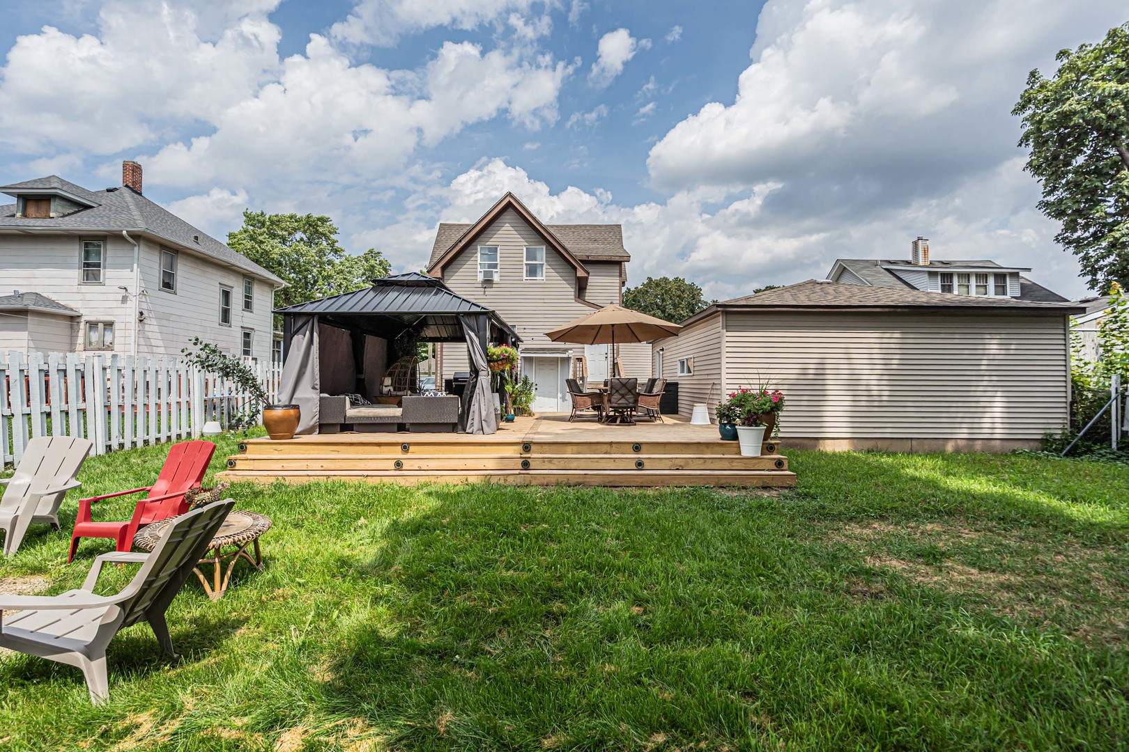 417 Lovell Street, Elgin, IL 60120