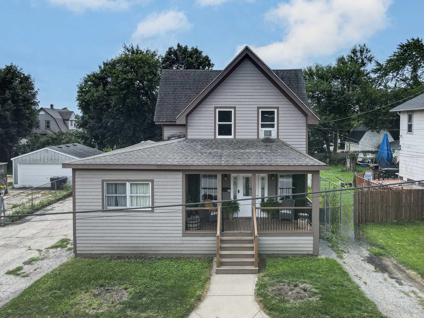 417 Lovell Street, Elgin, IL 60120