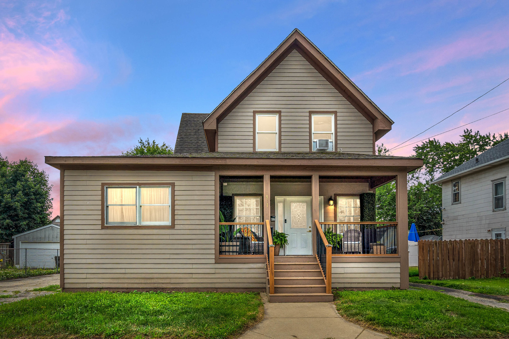 417 Lovell Street, Elgin, IL 60120