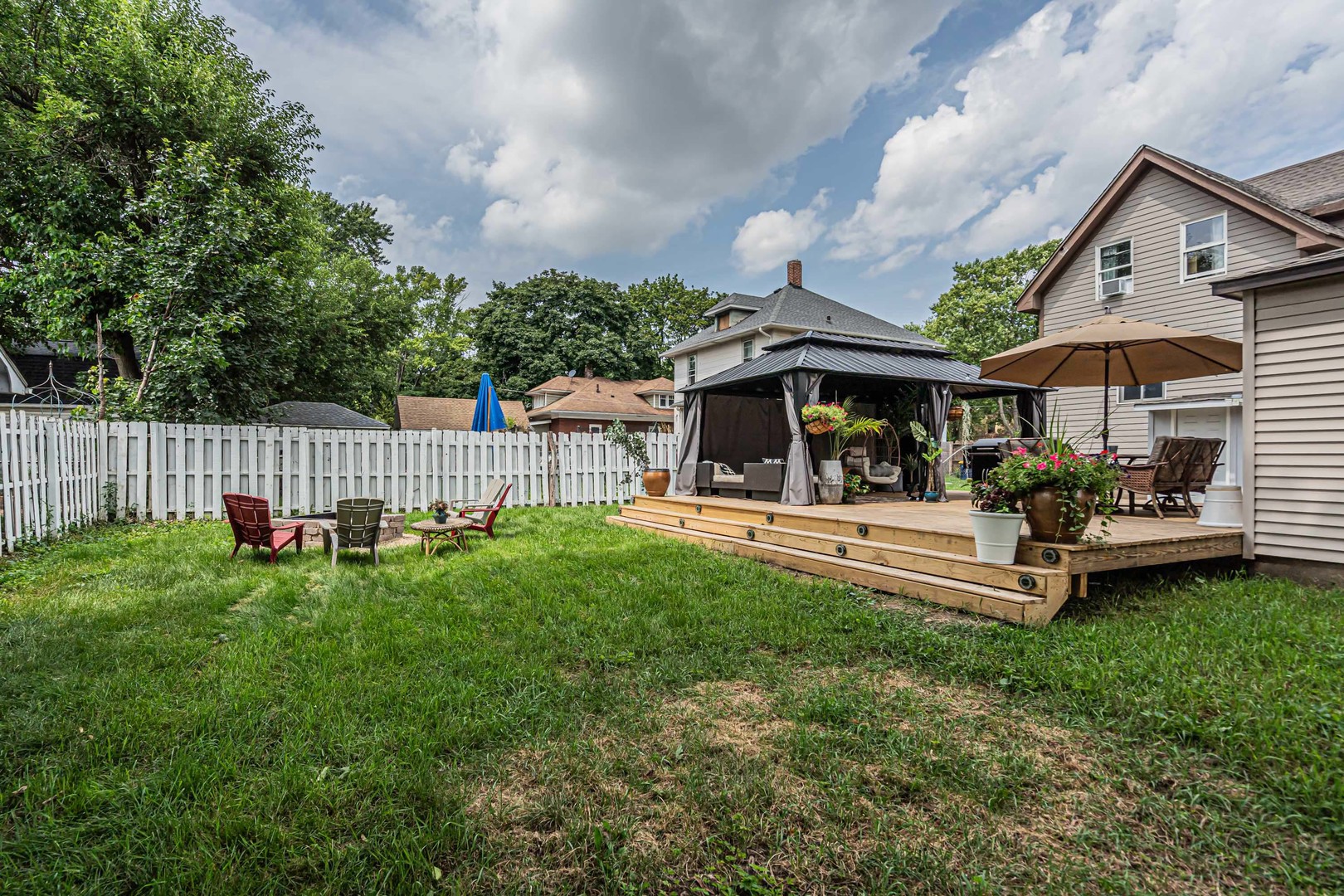 417 Lovell Street, Elgin, IL 60120