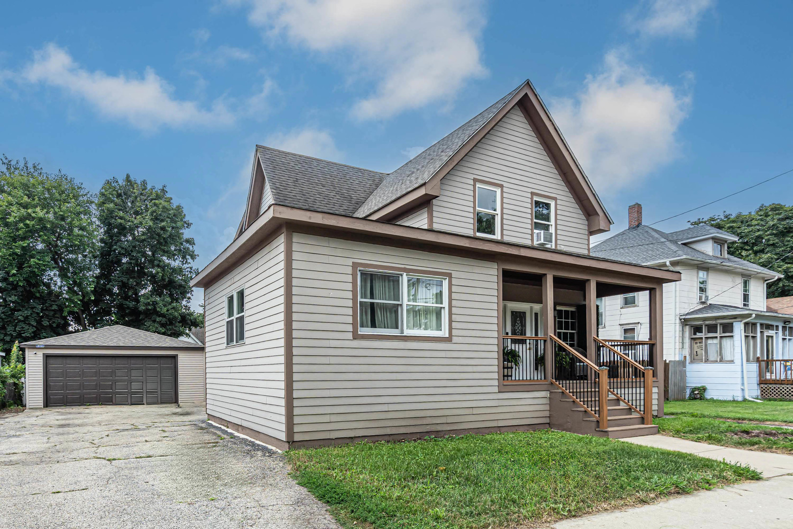 417 Lovell Street, Elgin, IL 60120