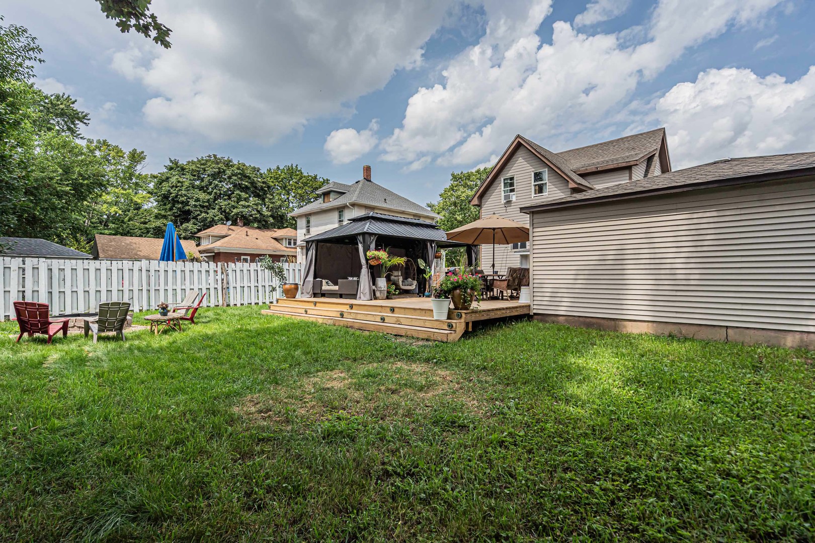 417 Lovell Street, Elgin, IL 60120