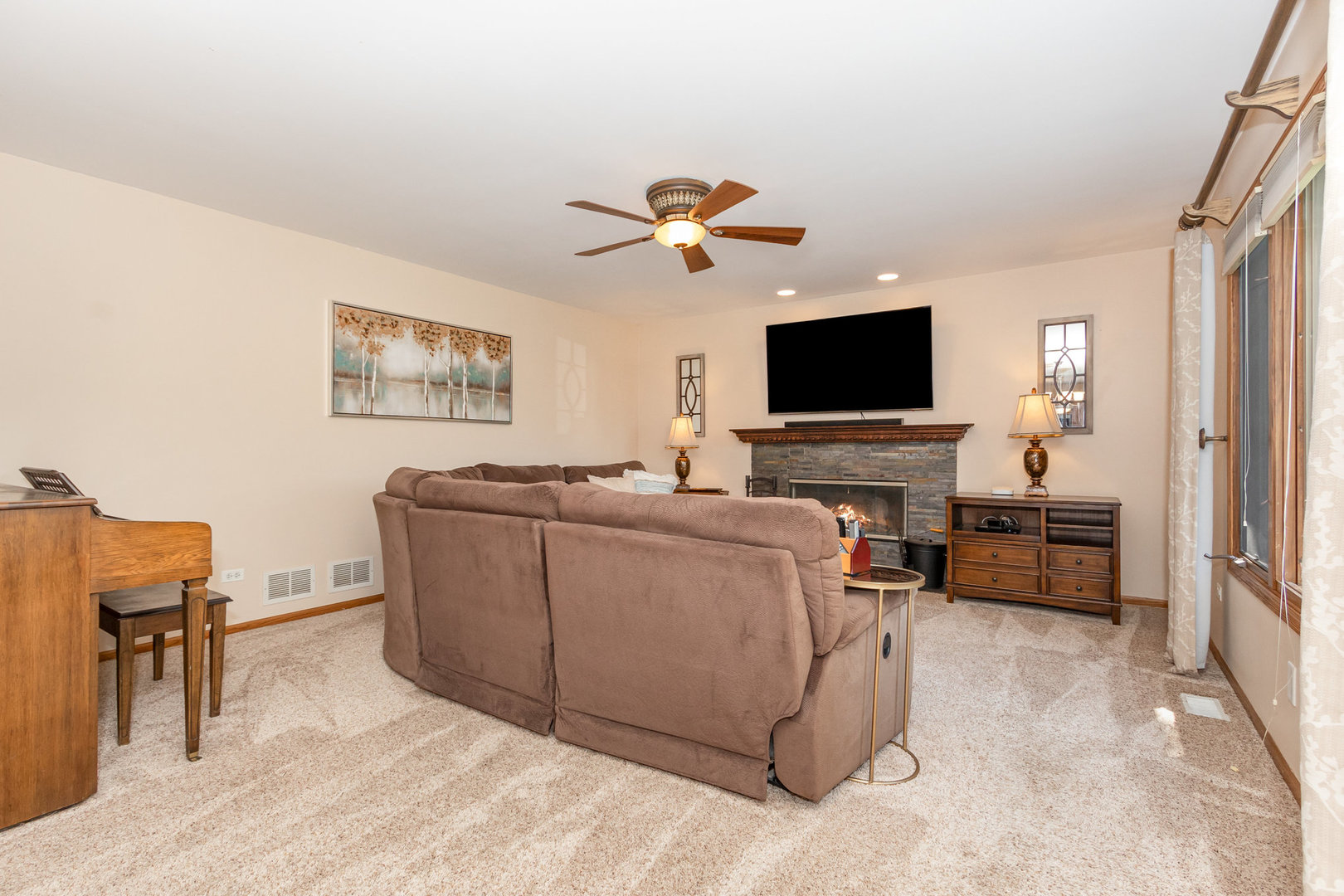 25255 Wheat Drive, Plainfield, IL 60585