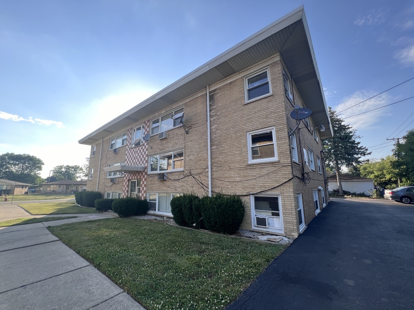 10931 S Lloyd Drive, Worth, IL 60482