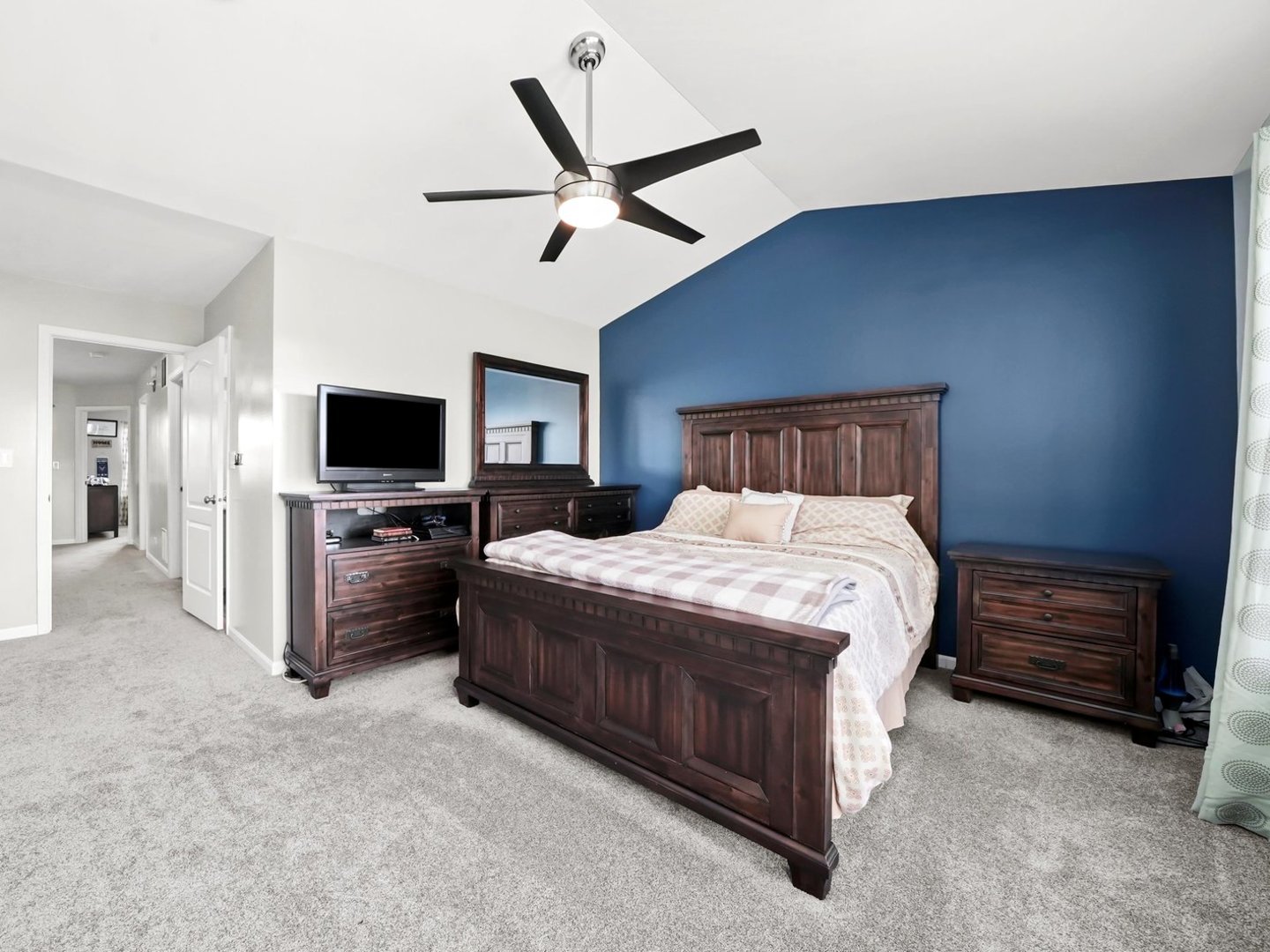 2409 Golf Ridge Circle, Naperville, IL 60563