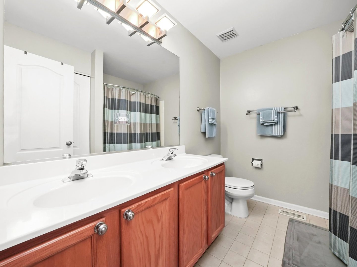 2409 Golf Ridge Circle, Naperville, IL 60563