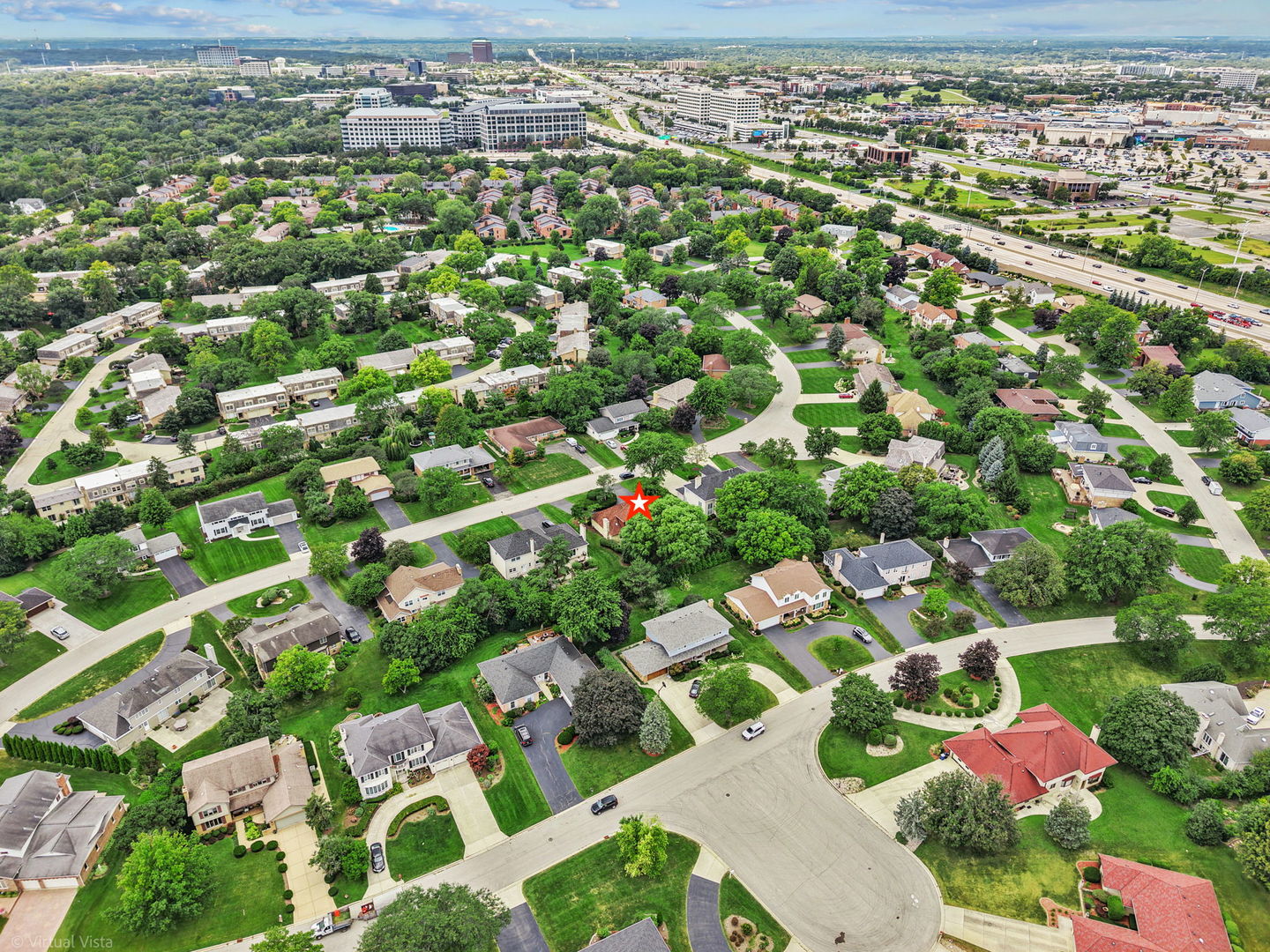2S631 Avenue Latours, Oak Brook, IL 60523
