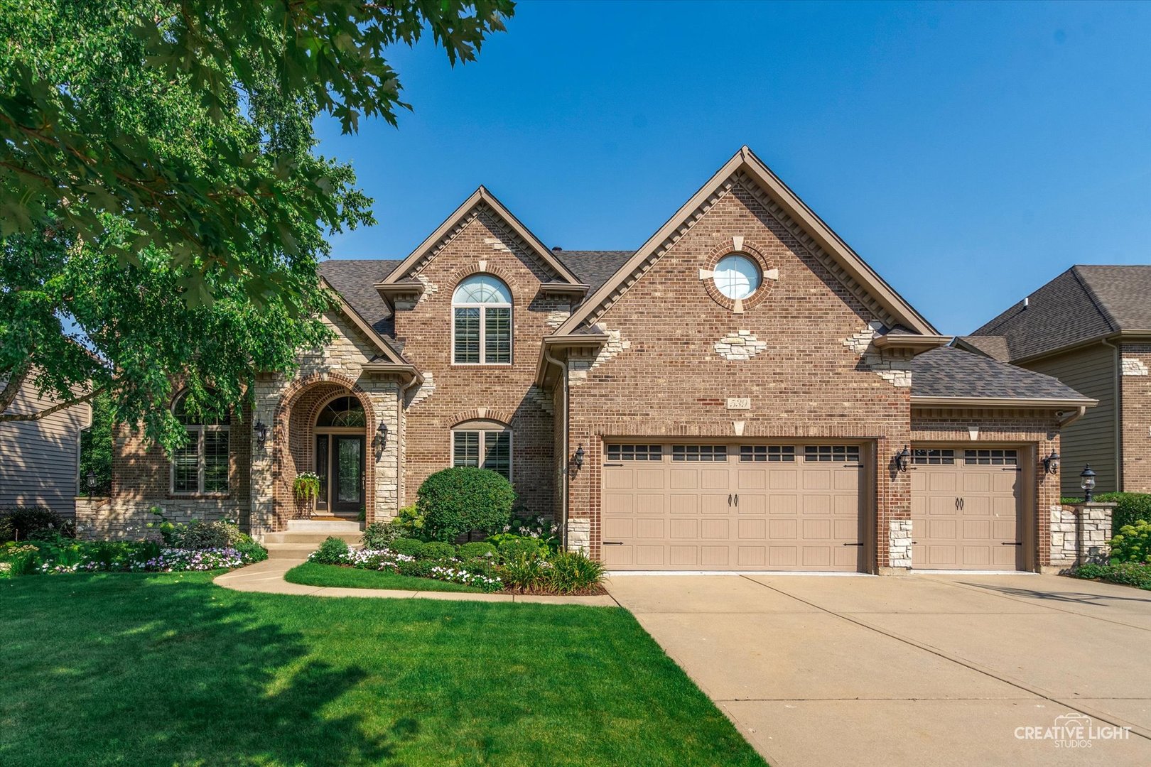539 Eagle Brook Lane, Naperville, IL 60565