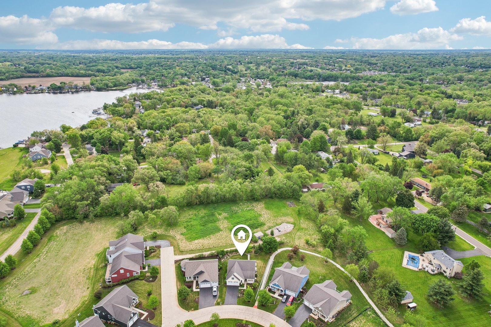 40418 N South Newport Drive, Antioch, IL 60002