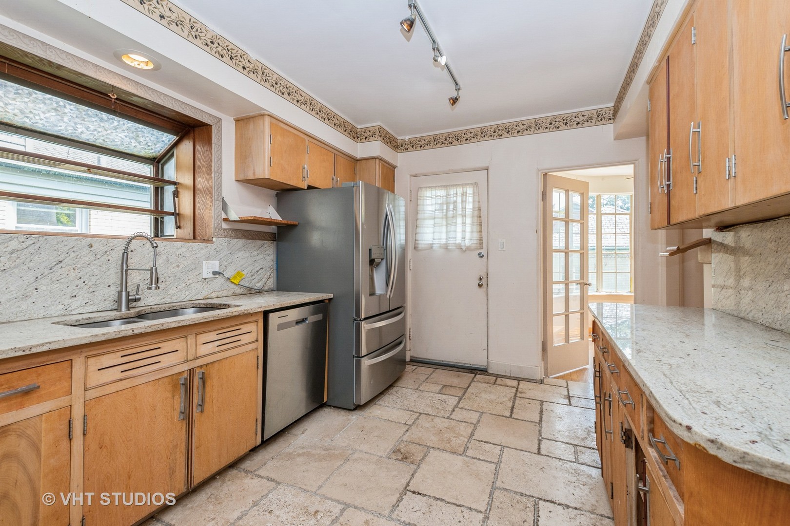 10057 S Bell Avenue, Chicago, IL 60643