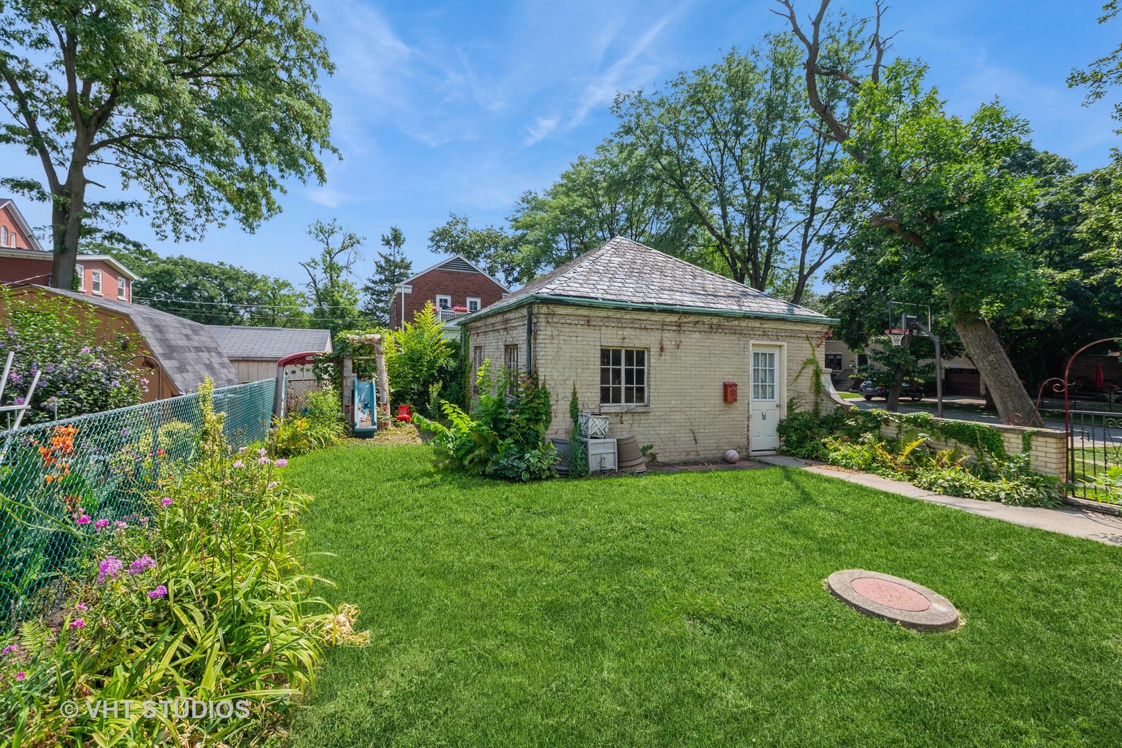 10057 S Bell Avenue, Chicago, IL 60643