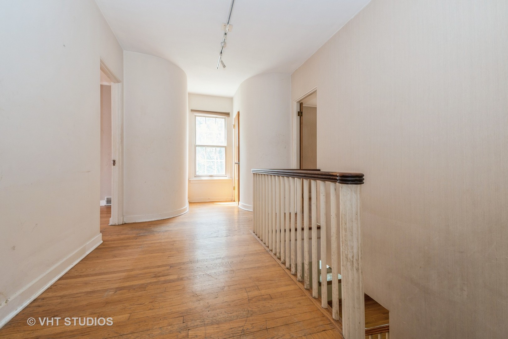 10057 S Bell Avenue, Chicago, IL 60643