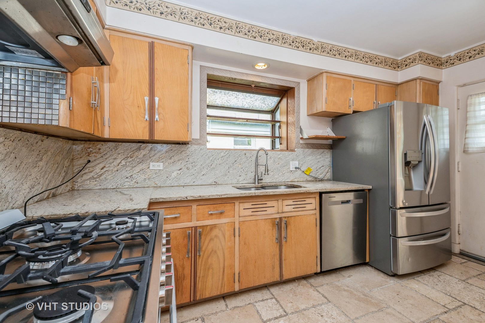 10057 S Bell Avenue, Chicago, IL 60643