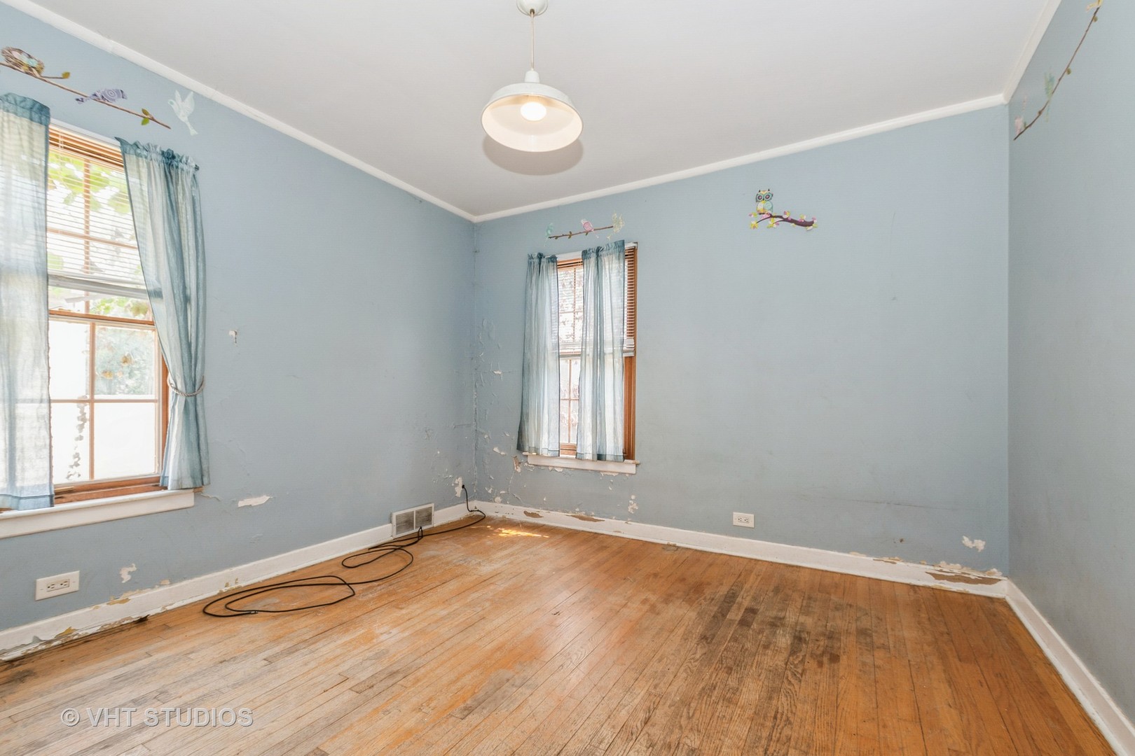 10057 S Bell Avenue, Chicago, IL 60643