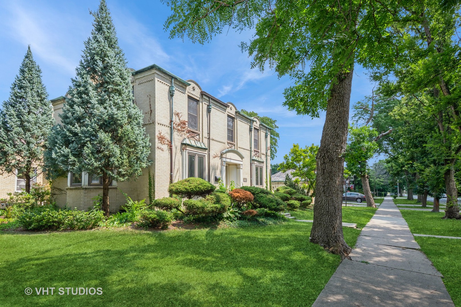 10057 S Bell Avenue, Chicago, IL 60643