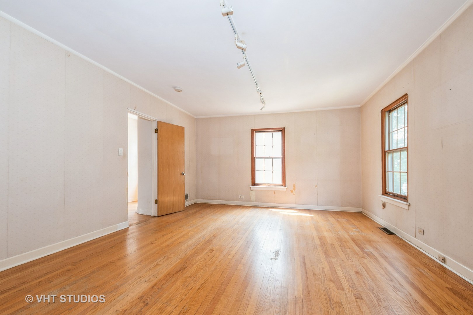 10057 S Bell Avenue, Chicago, IL 60643