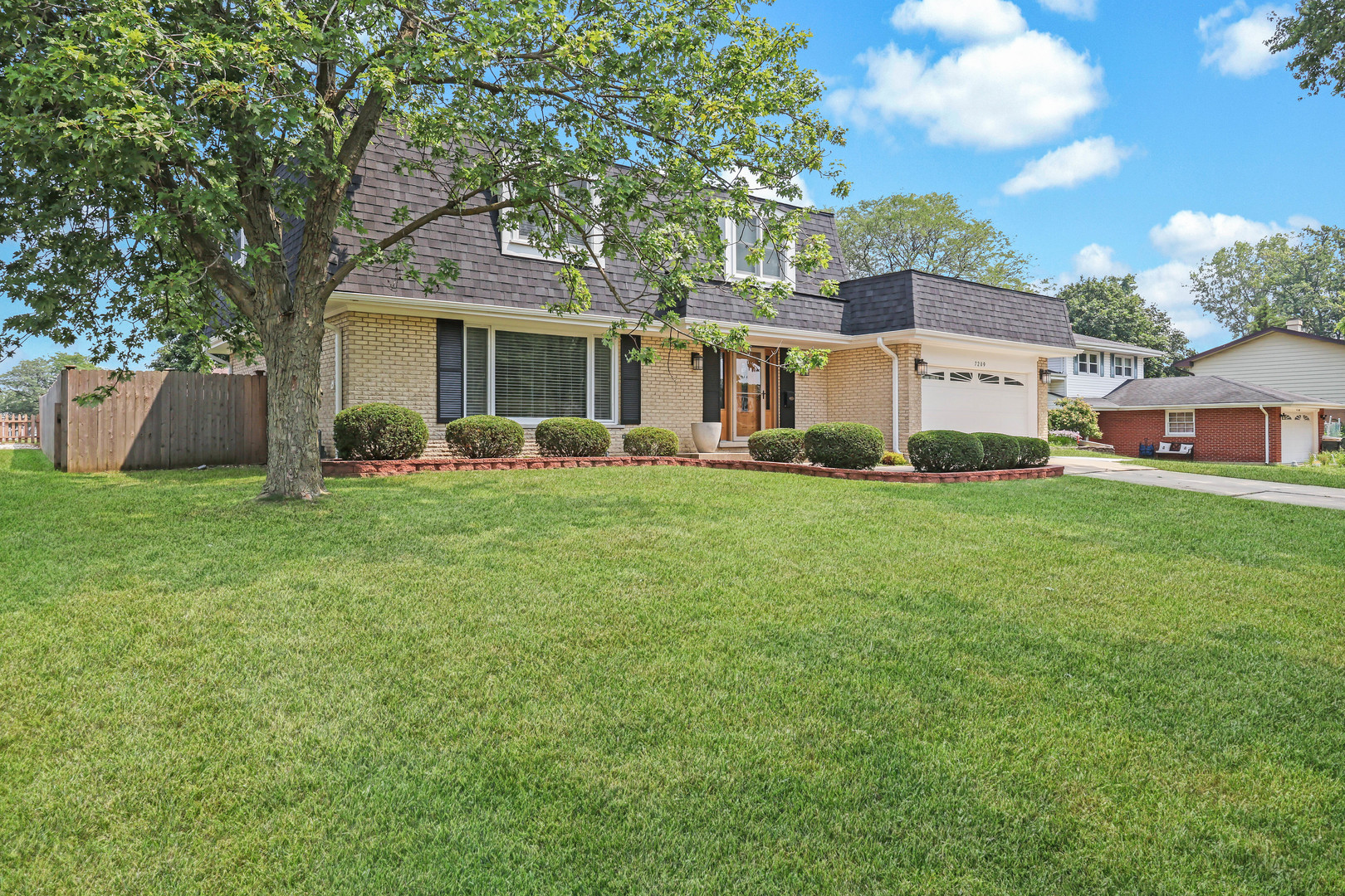 7209 Grant Street, Darien, IL 60561