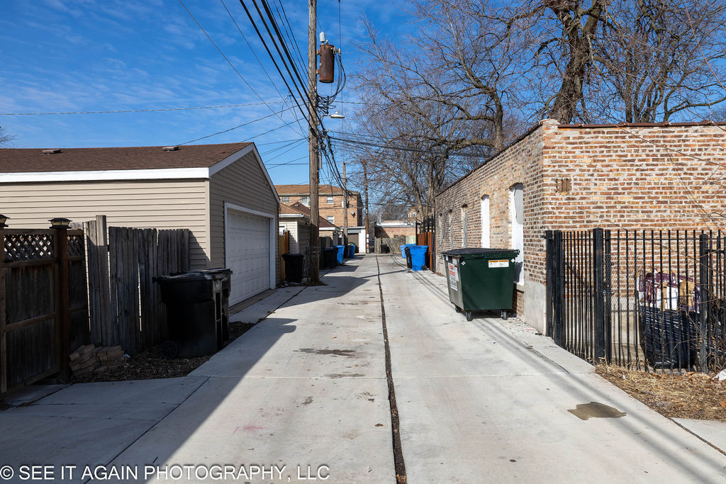 7930 S Luella Avenue, Chicago, IL 60617