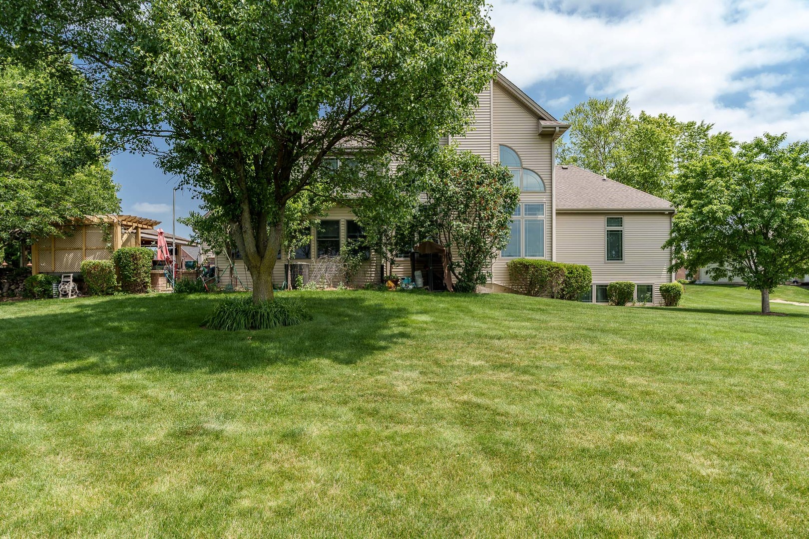128 Titleist Trail, Poplar Grove, IL 61065