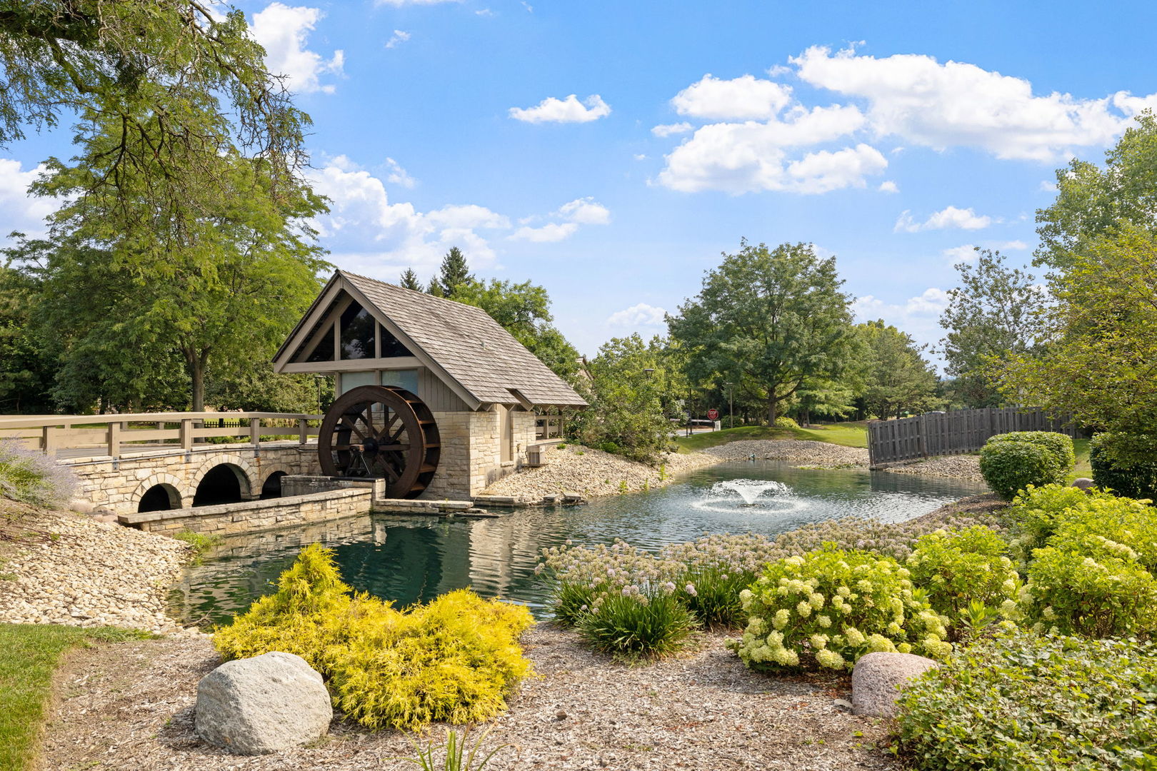 1140 Old Mill Road #201F, Hinsdale, IL 60521