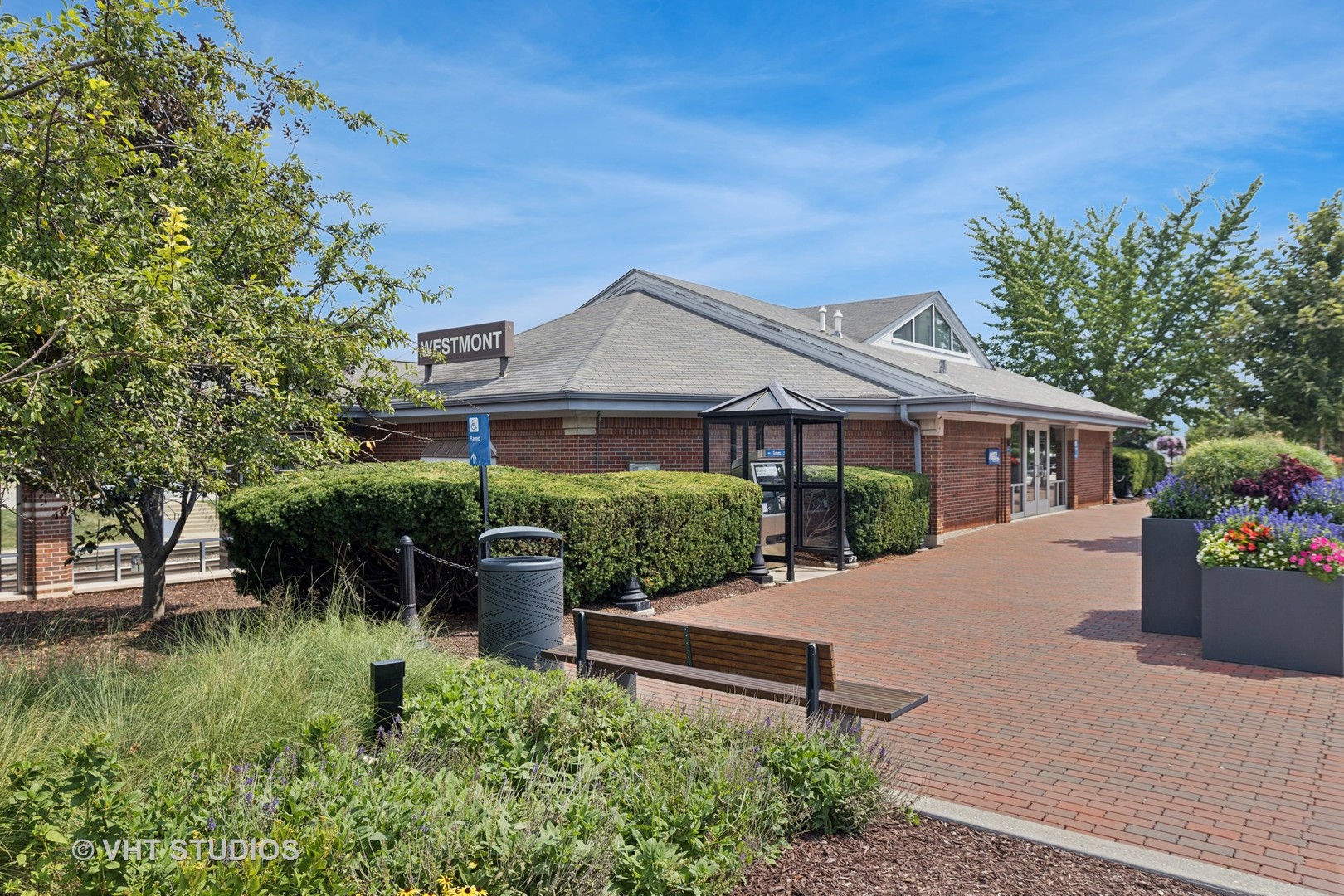 19-23 W Quincy Street, Westmont, IL 60559