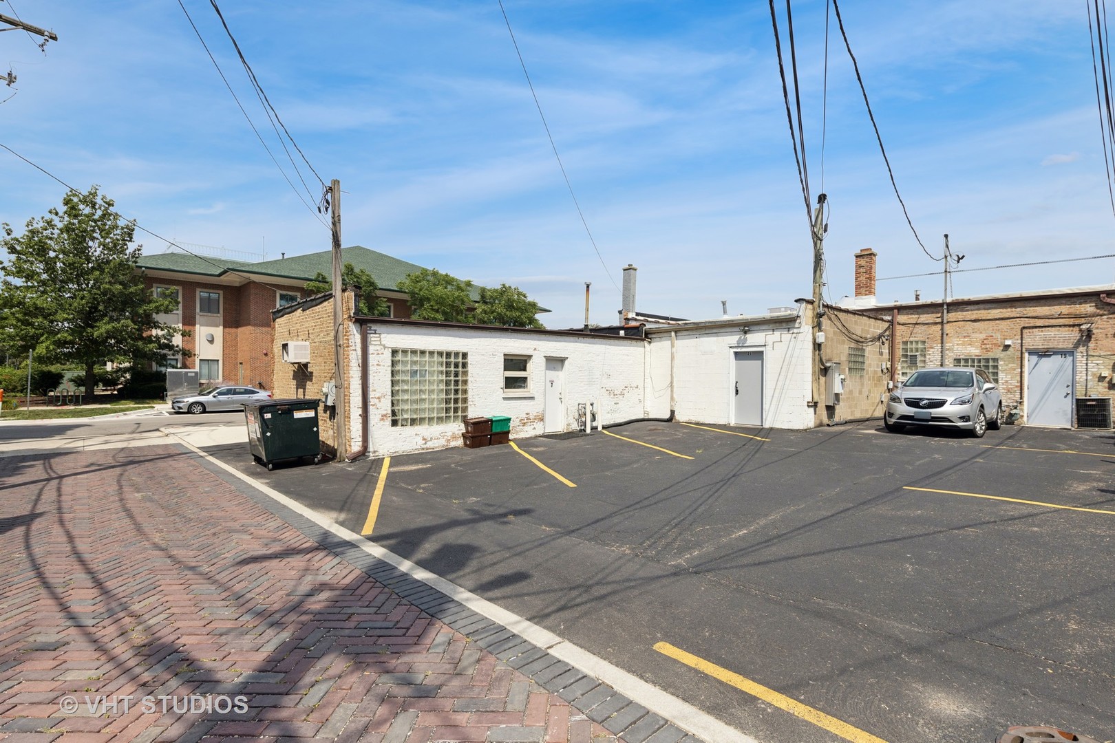19-23 W Quincy Street, Westmont, IL 60559