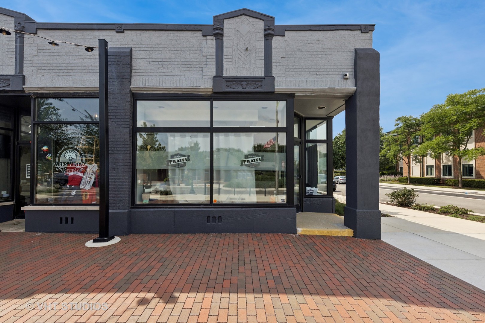 19-23 W Quincy Street, Westmont, IL 60559