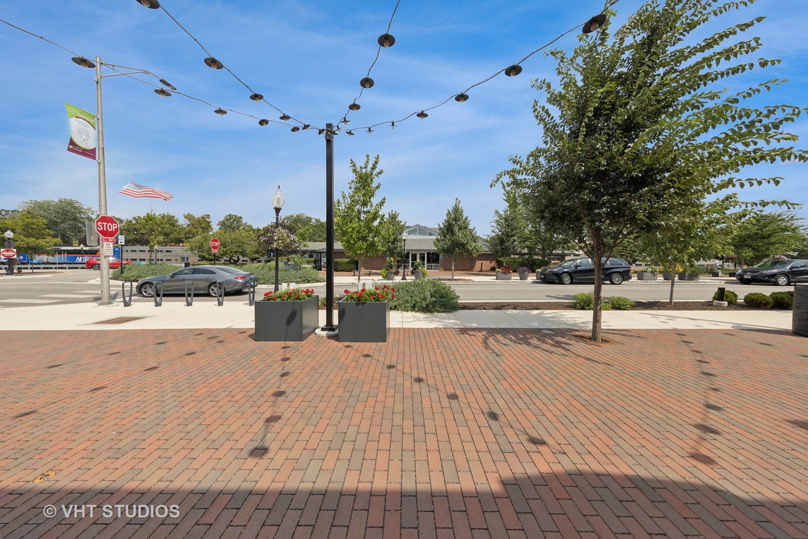 19-23 W Quincy Street, Westmont, IL 60559