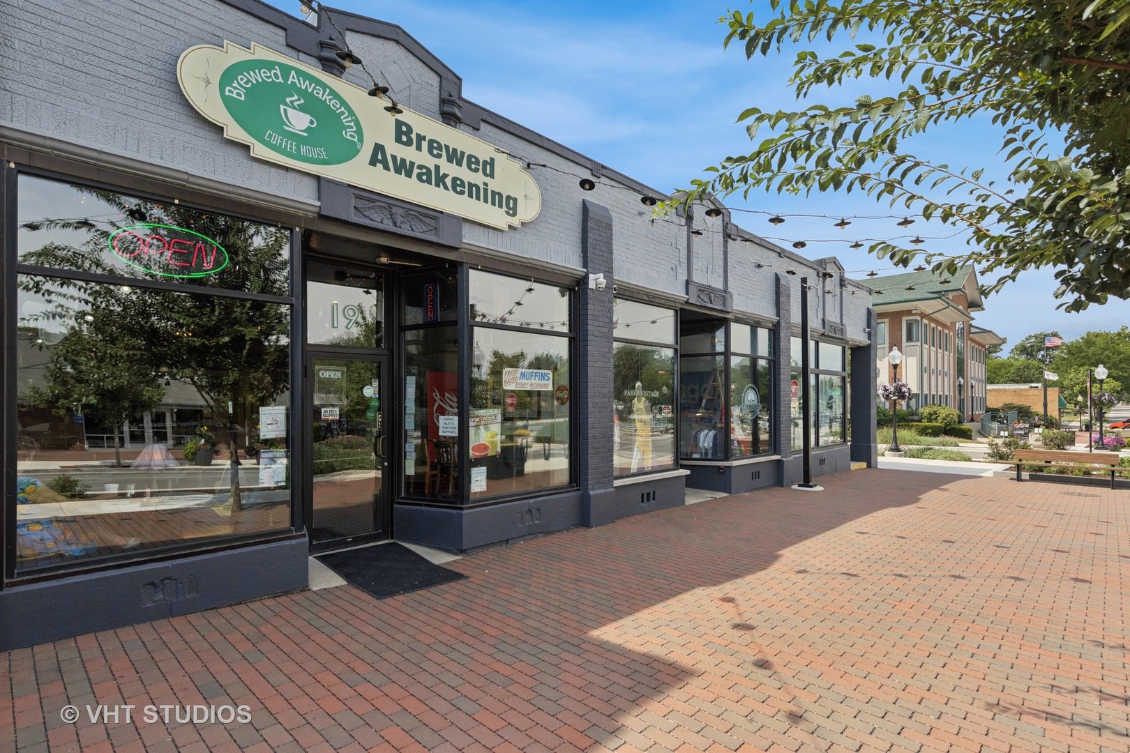 19-23 W Quincy Street, Westmont, IL 60559