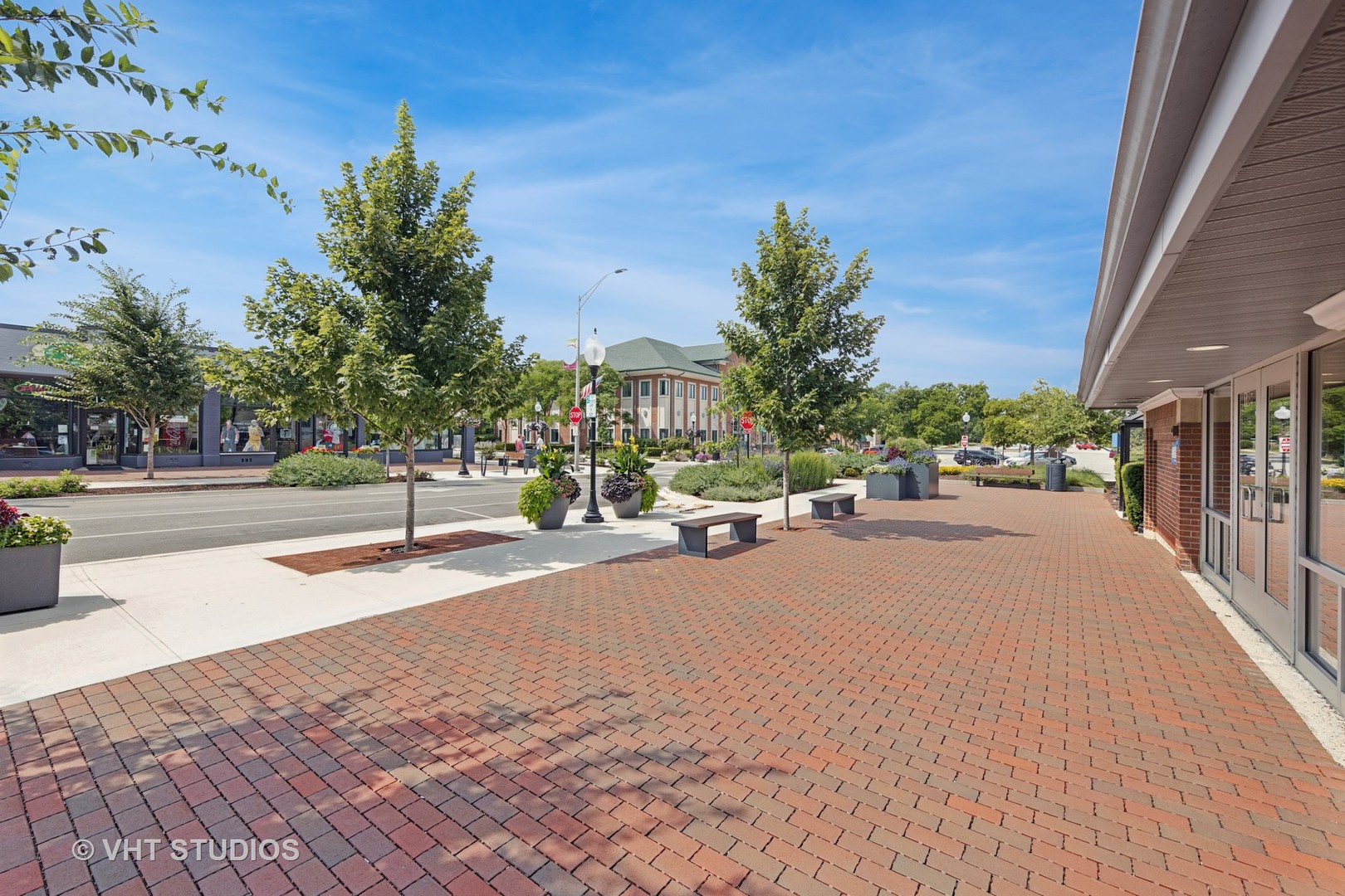 19-23 W Quincy Street, Westmont, IL 60559