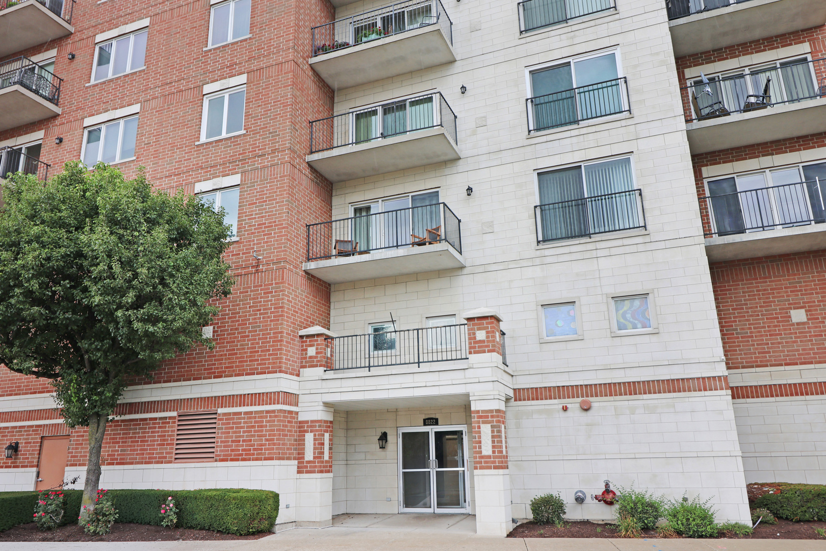 8822 Brookfield Avenue #305, Brookfield, IL 60513