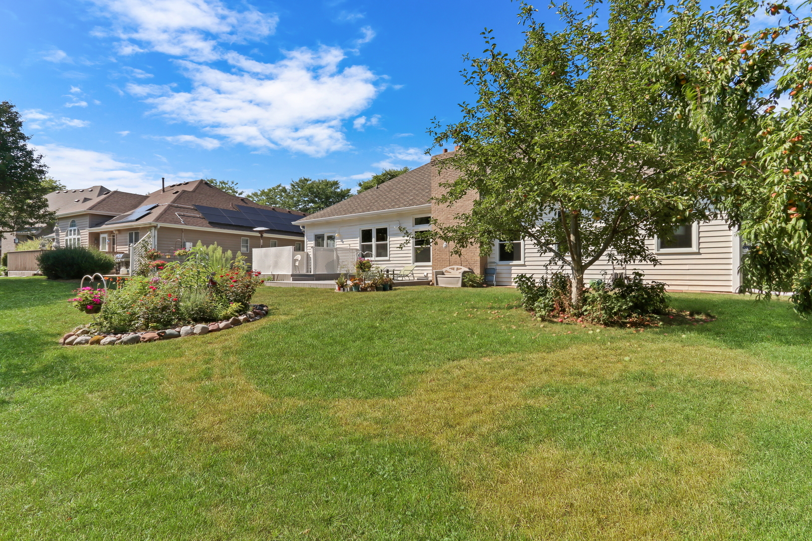 1075 Suffolk Court, Gurnee, IL 60031