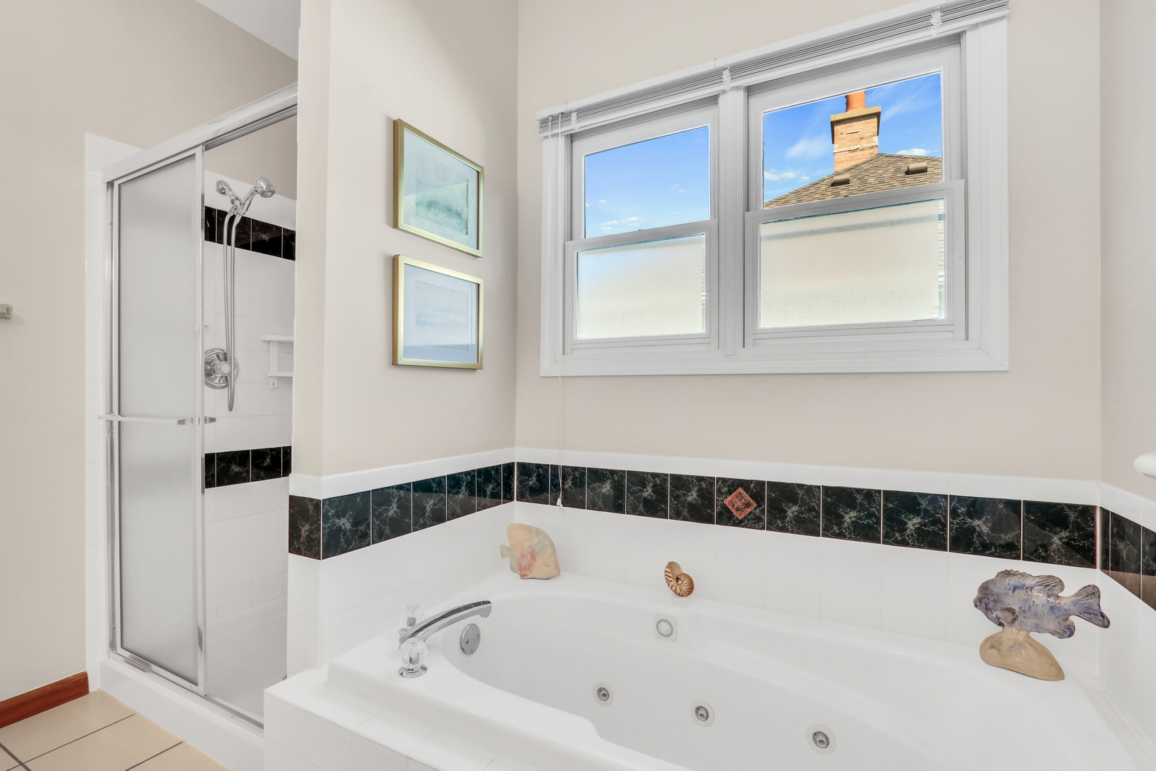 1075 Suffolk Court, Gurnee, IL 60031