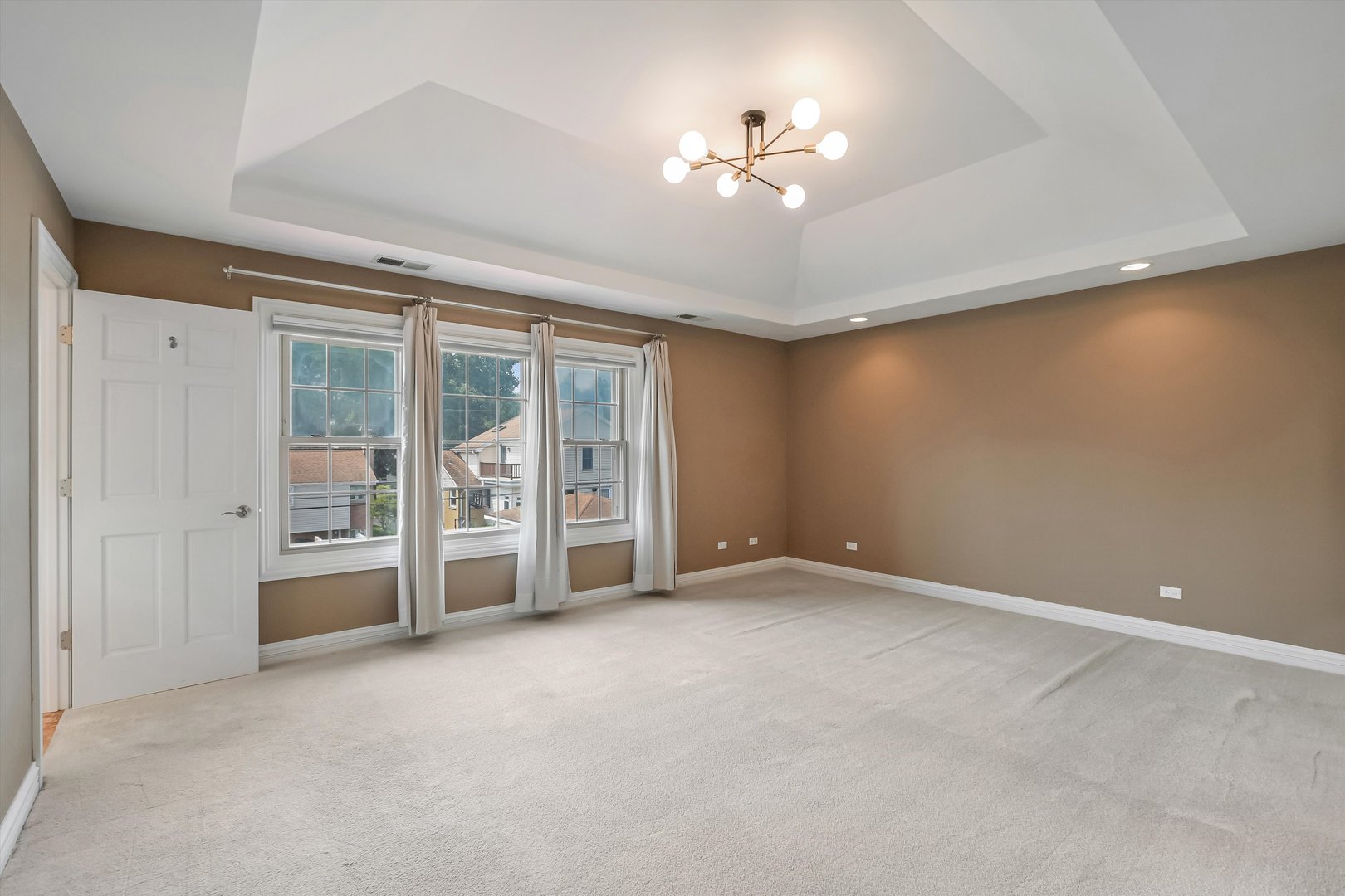 1628 S Cumberland Avenue, Park Ridge, IL 60068