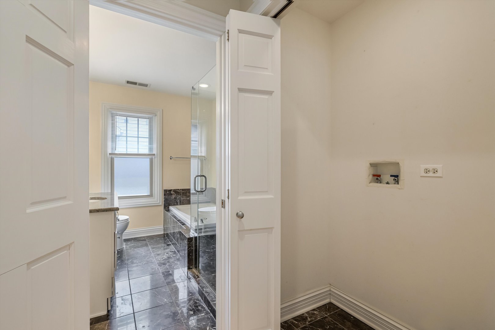 1628 S Cumberland Avenue, Park Ridge, IL 60068