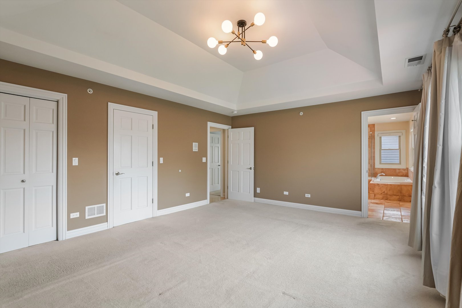 1628 S Cumberland Avenue, Park Ridge, IL 60068