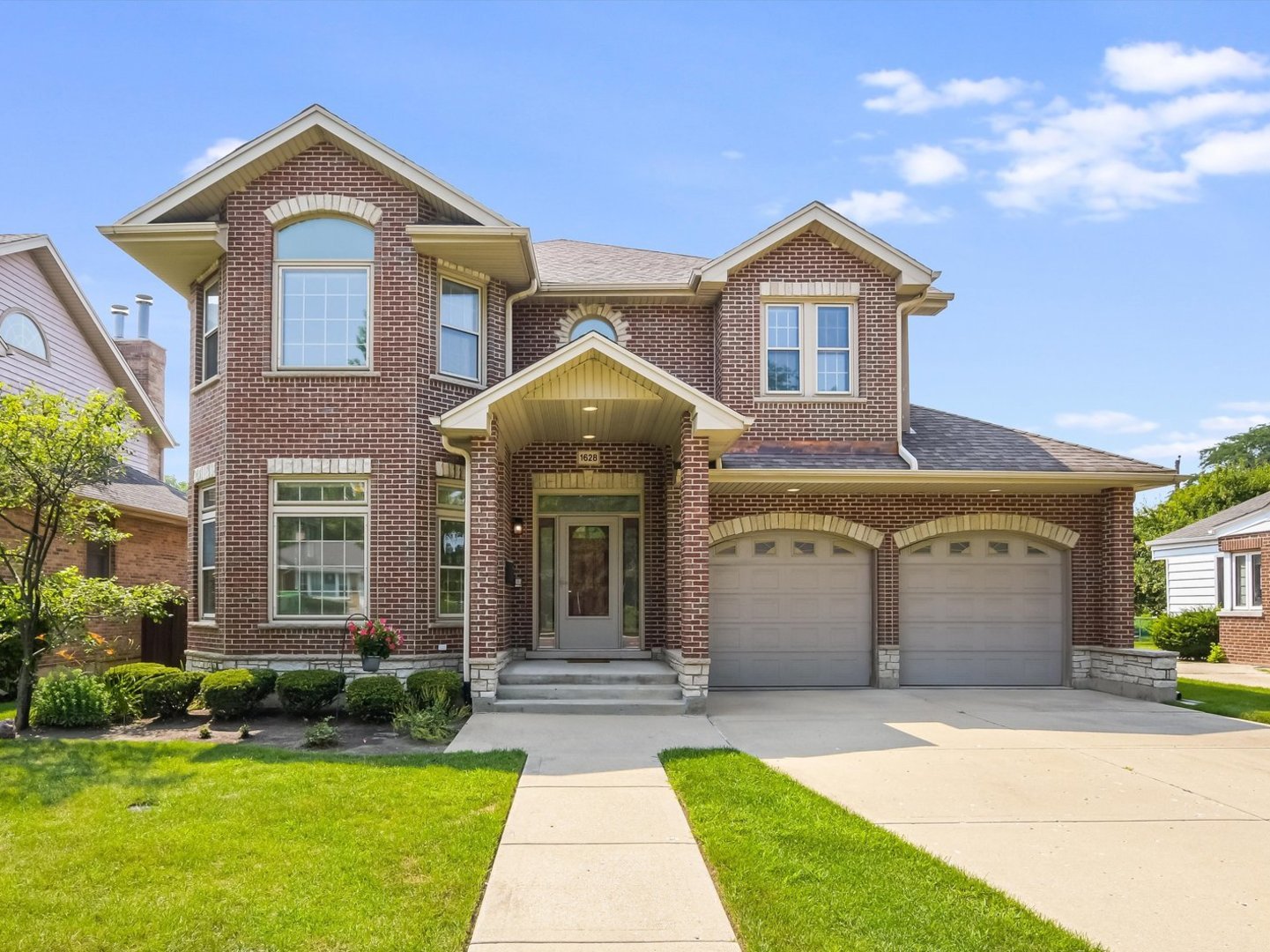 1628 S Cumberland Avenue, Park Ridge, IL 60068