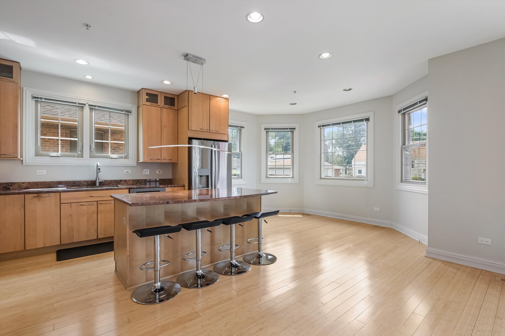 1628 S Cumberland Avenue, Park Ridge, IL 60068