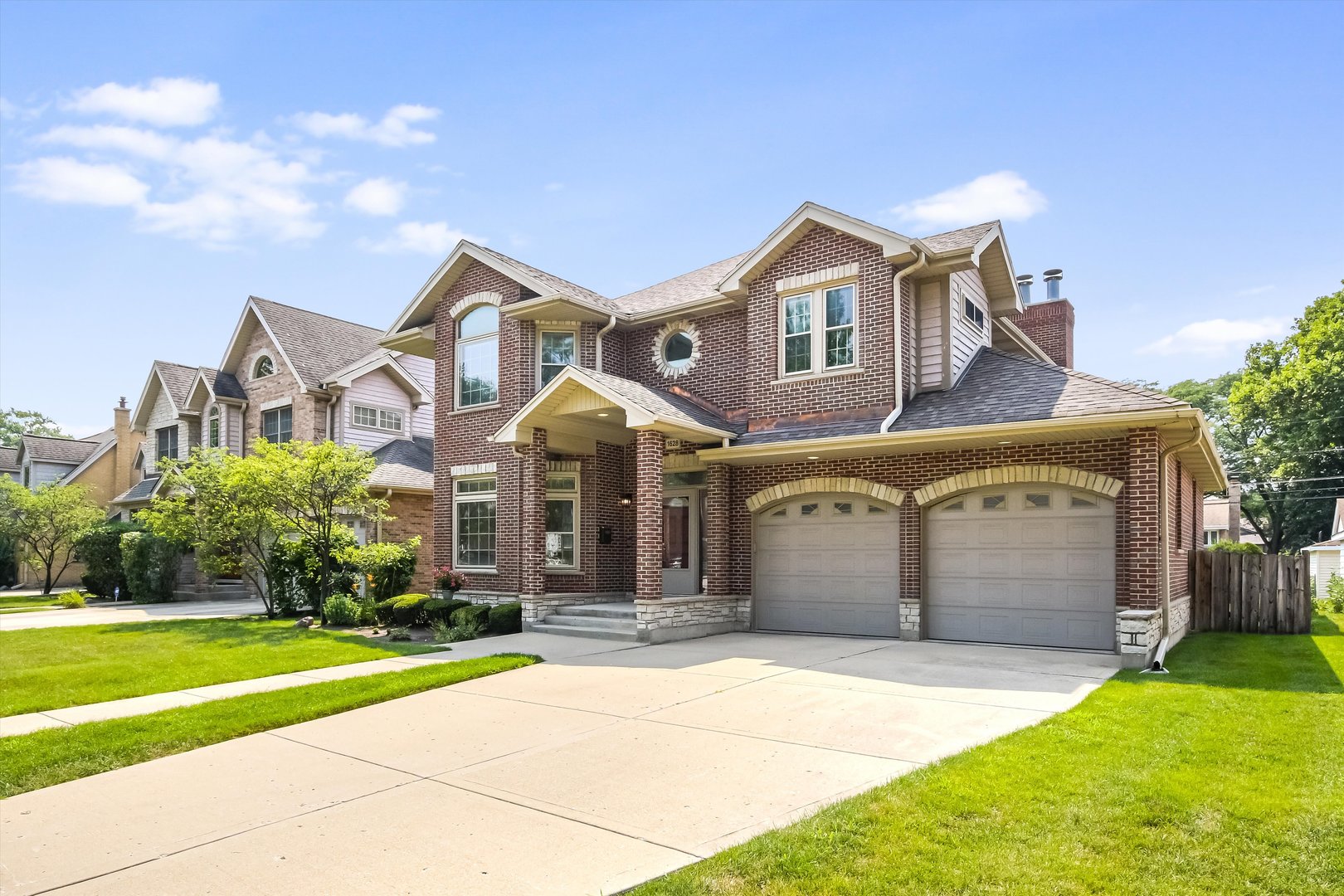 1628 S Cumberland Avenue, Park Ridge, IL 60068