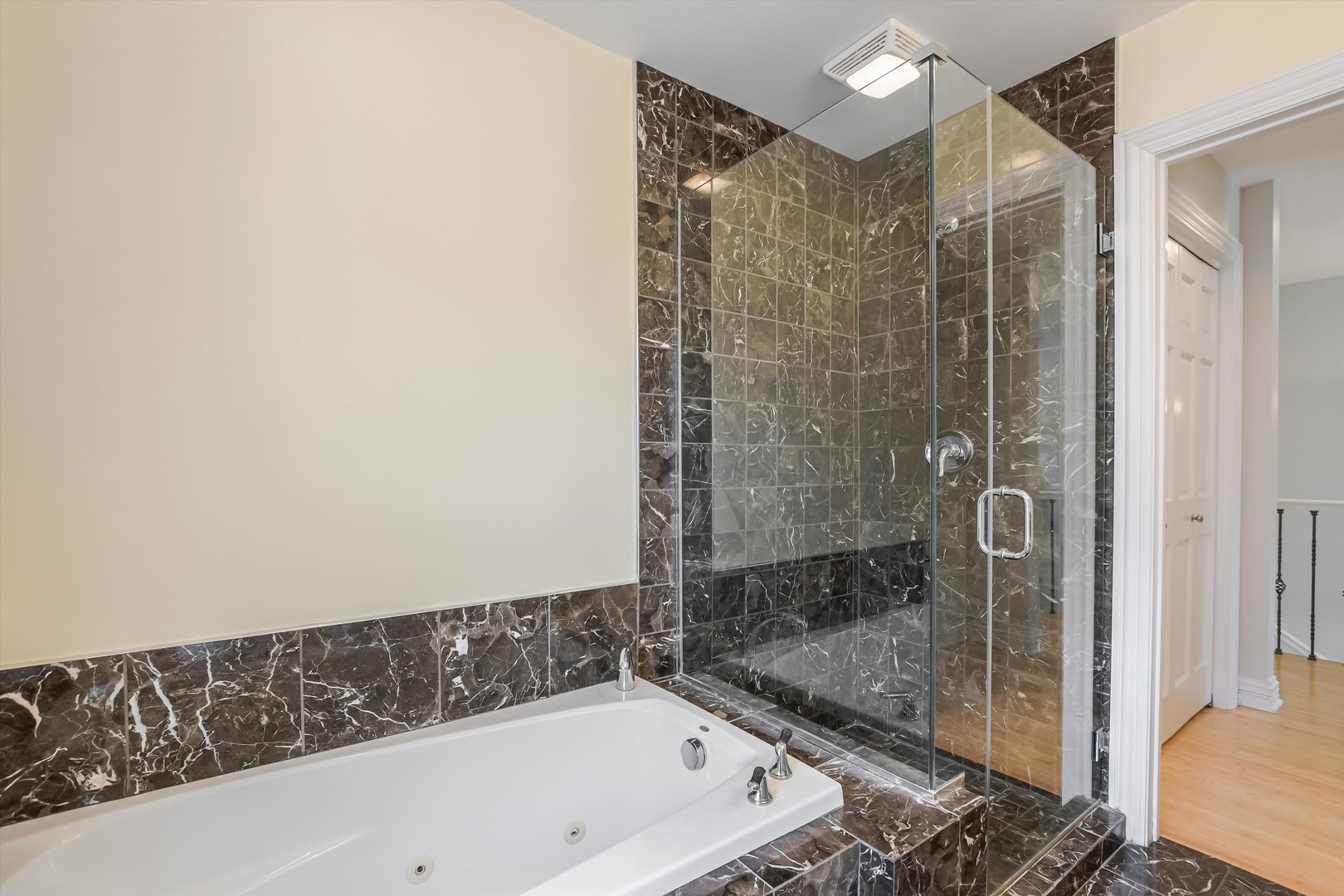 1628 S Cumberland Avenue, Park Ridge, IL 60068