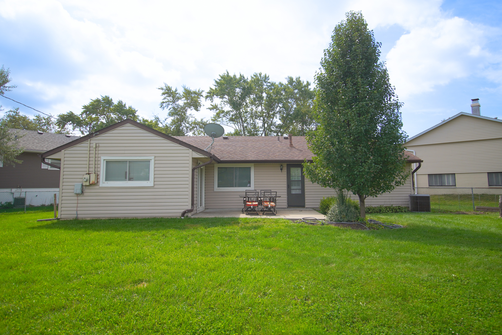 408 Beebe Court, Streamwood, IL 60107